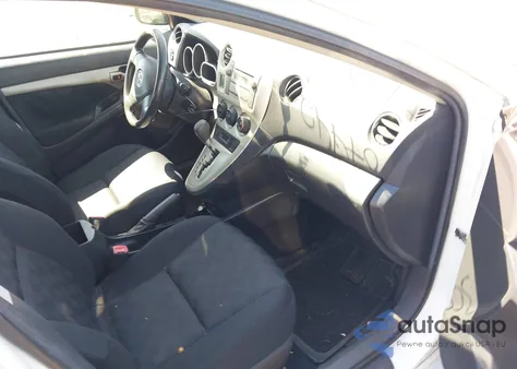 2010 Toyota Matrix S z USA, uszkodzony, nr VIN 2T1LE4EE8AC013936